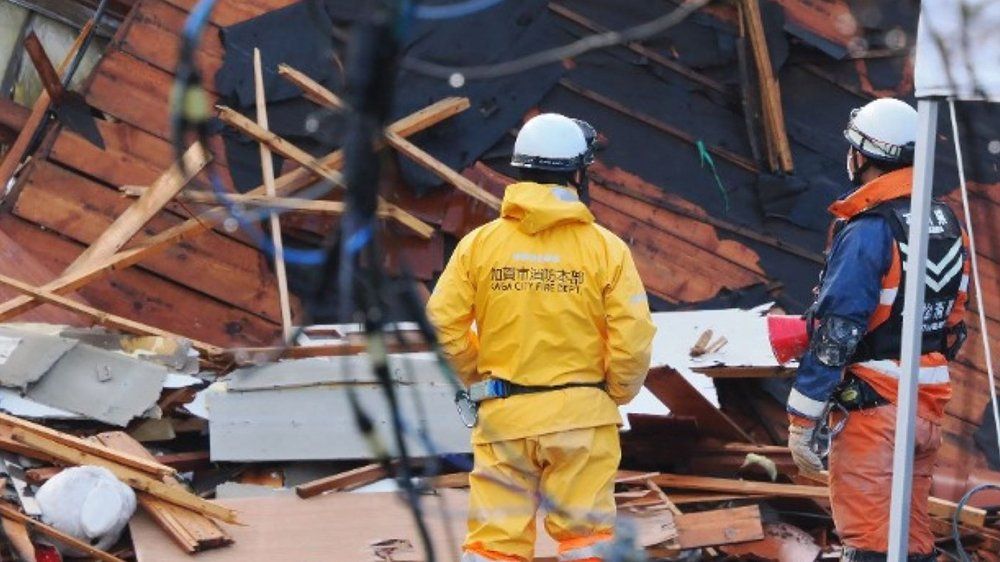 Erdbeben in Japan kostet über 100 Menschen das Leben