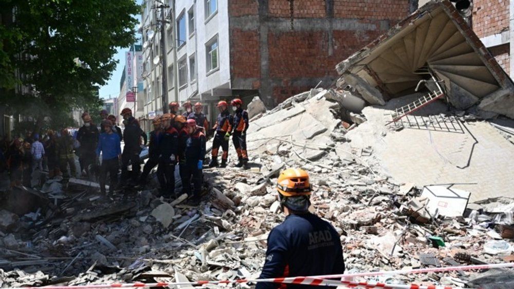 Tragischer Vorfall in Istanbul: Wohnhaus stürzt plötzlich ein