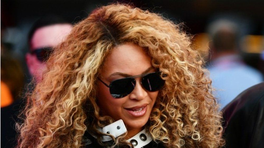 With this outfit, Beyoncé thrilled at the Formula 1 race