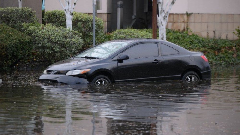 Video: Unwetter an Heiligabend: Kalifornien ruft den Notstand aus