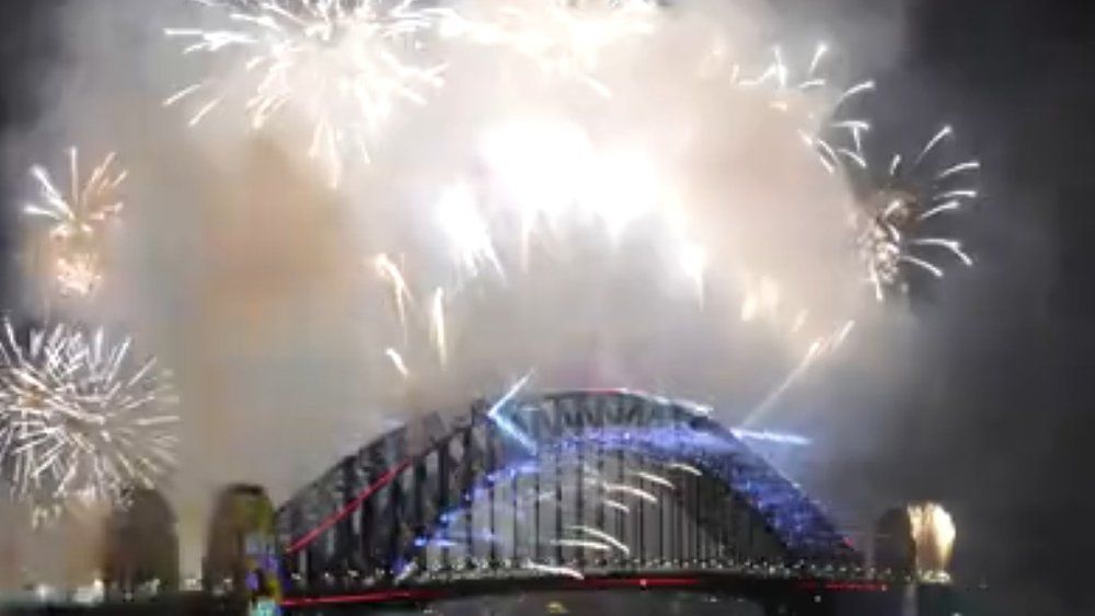 Video: Feuerwerk und Lichtershows: Spektakuläre Bilder zum Jahreswechsel