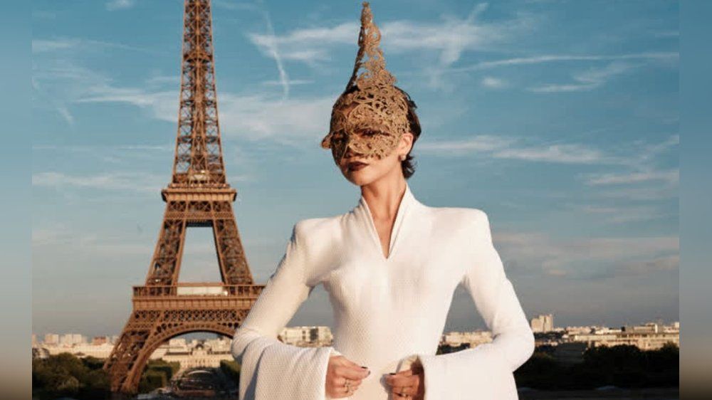 Zendaya causes amazement with bizarre headgear