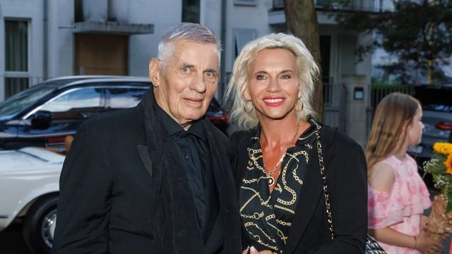 Video: Überraschungsauftritt! Heinz Hoenig strahlt wieder auf Promi-Event