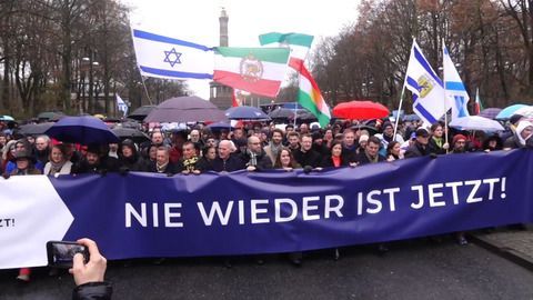 Tausende bei Demonstration «Nie wieder ist jetzt» gegen Antisemitismus in Berlin