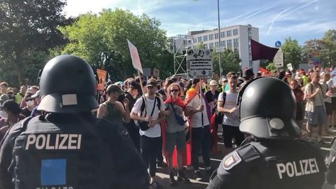 AfD wählt bei Parteitag neue Spitze - Aktivisten versuchen Blockade