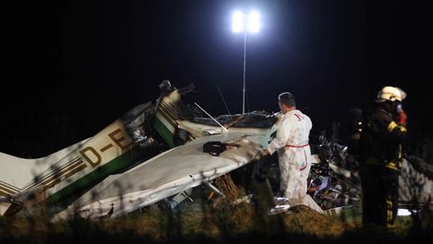 Kleinflugzeug stürzt in NRW ab: Zwei Menschen sterben