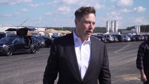 Krankenstand bei Tesla in Grünheide: Musk schaltet sich ein - Video