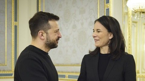 Selenskyj dankt Baerbock für Hilfe - Augenmerk auf Nordkorea