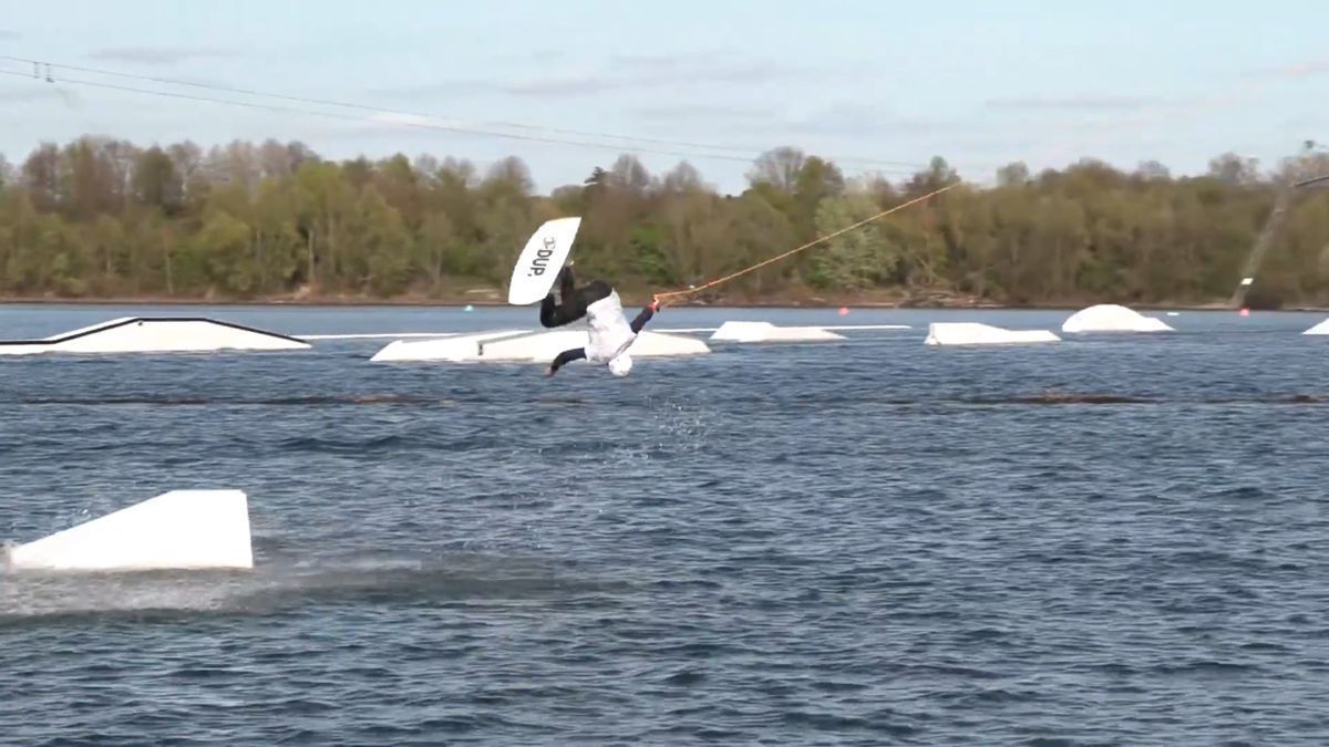 Video: Saisonstart am See: Wakeboarden mitten in Köln