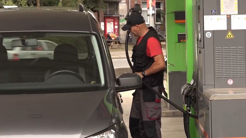 Video: «Tropfen auf den heißen Stein» - Autofahrer kritisieren Tankrabatt