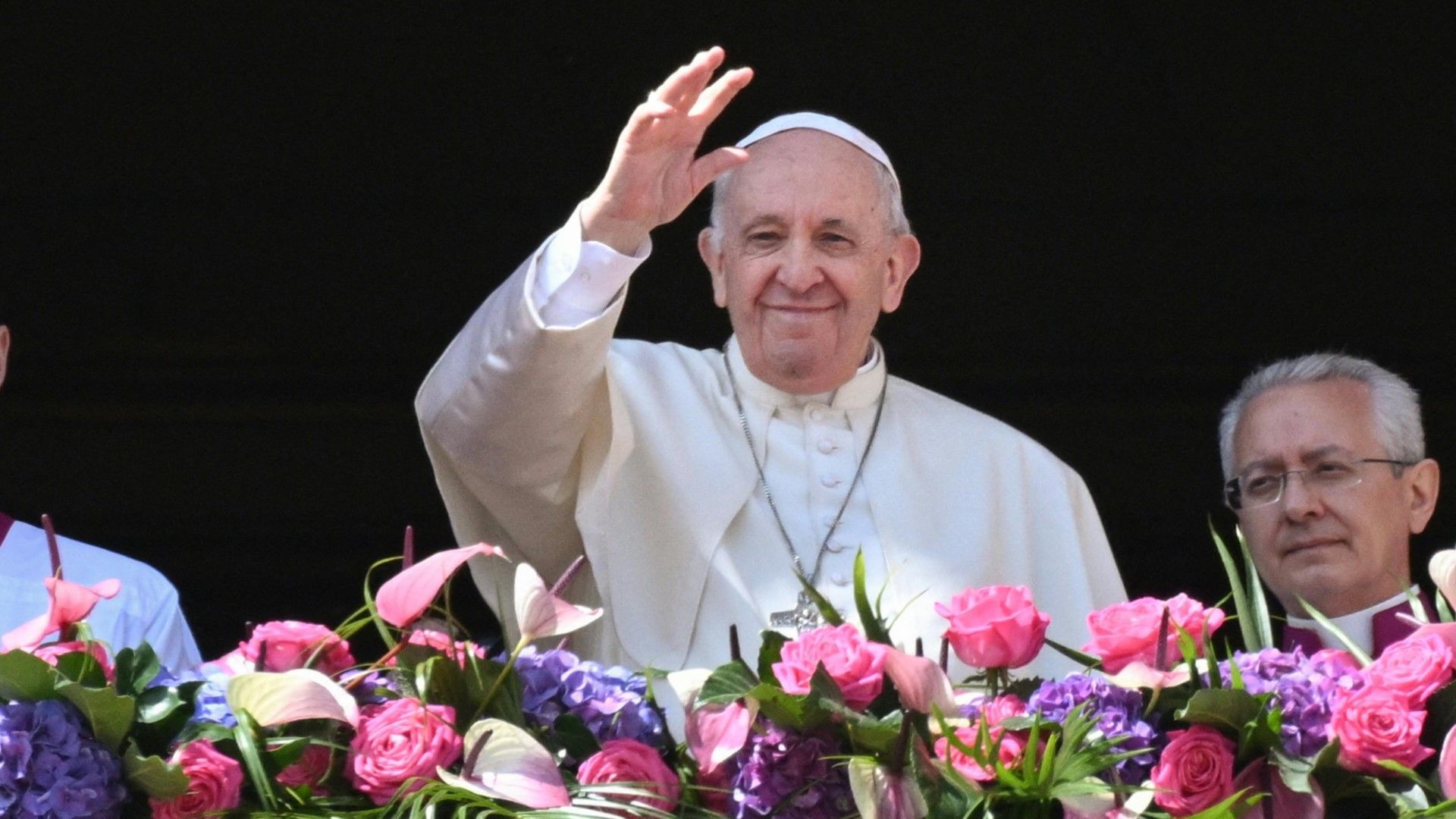 Papst erteilt Ostersegen – und ruft zu Frieden auf
