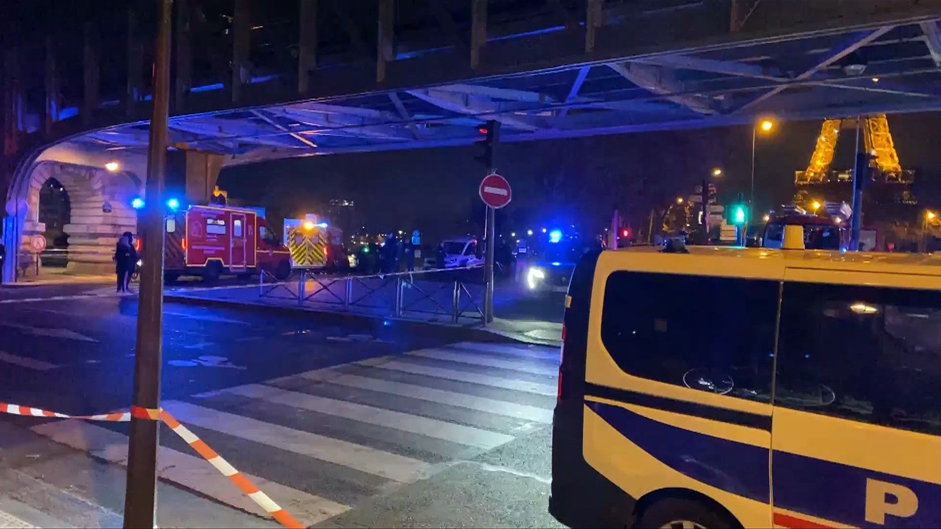 Police on site of deadly knife attack in Paris