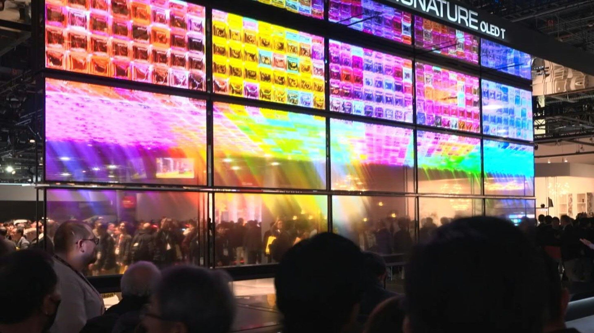 Schwebende Bilder: Transparente TV-Bildschirme auf der CES