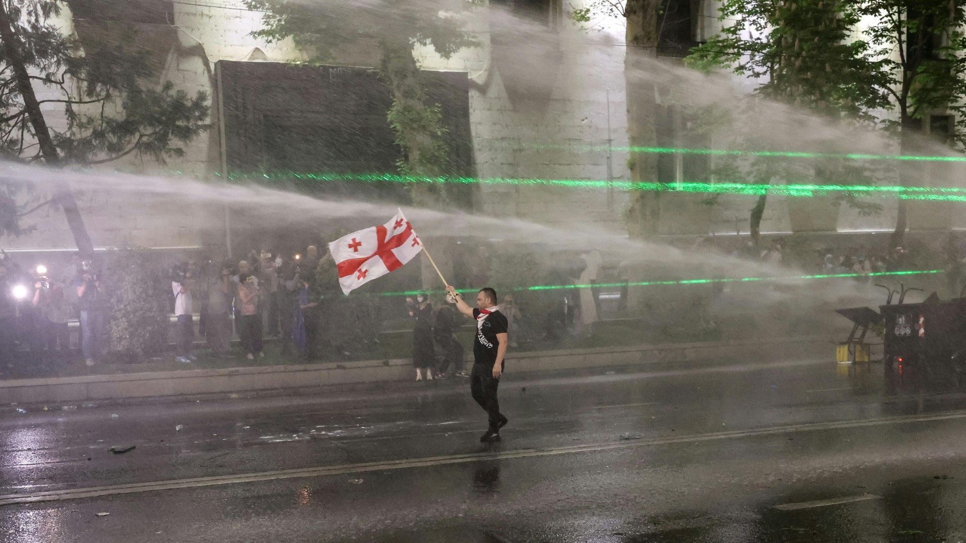 Georgien: Polizei geht hart gegen pro-europäische Demonstranten vor