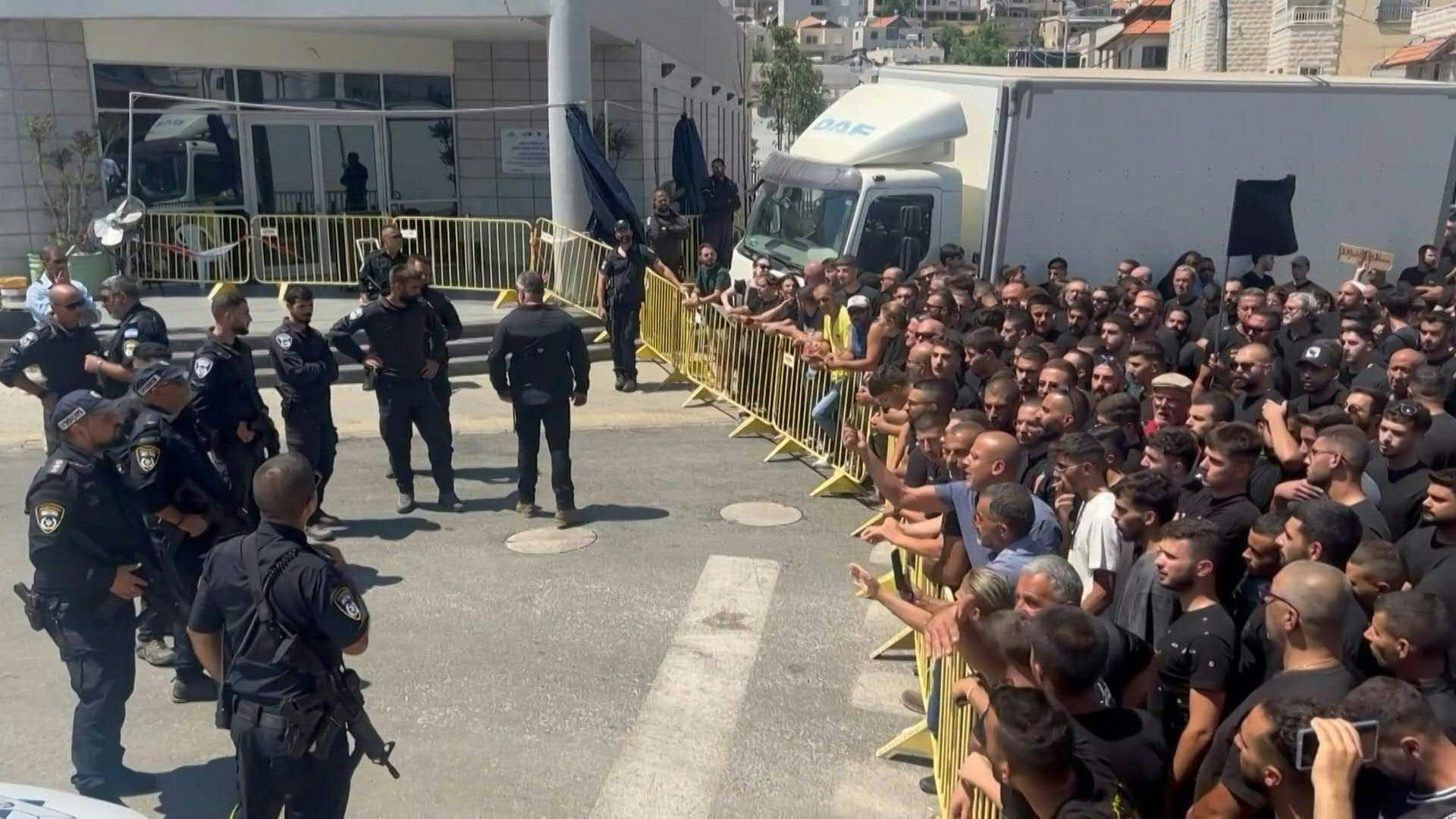 Residents of Majdal Shams demonstrate against Netanyahu's arrival at site of strike