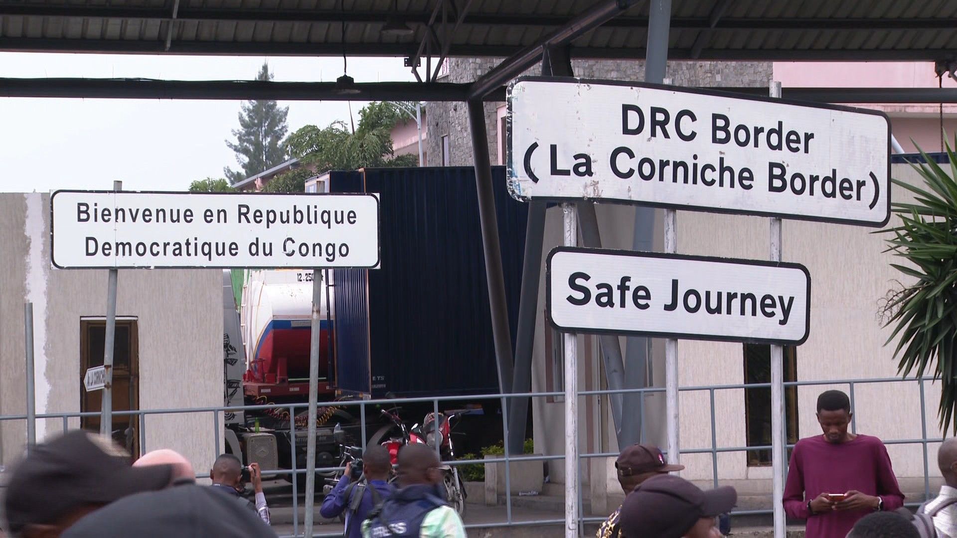 Rwanda border post as the fate of DR Congo's Goma hangs in balance