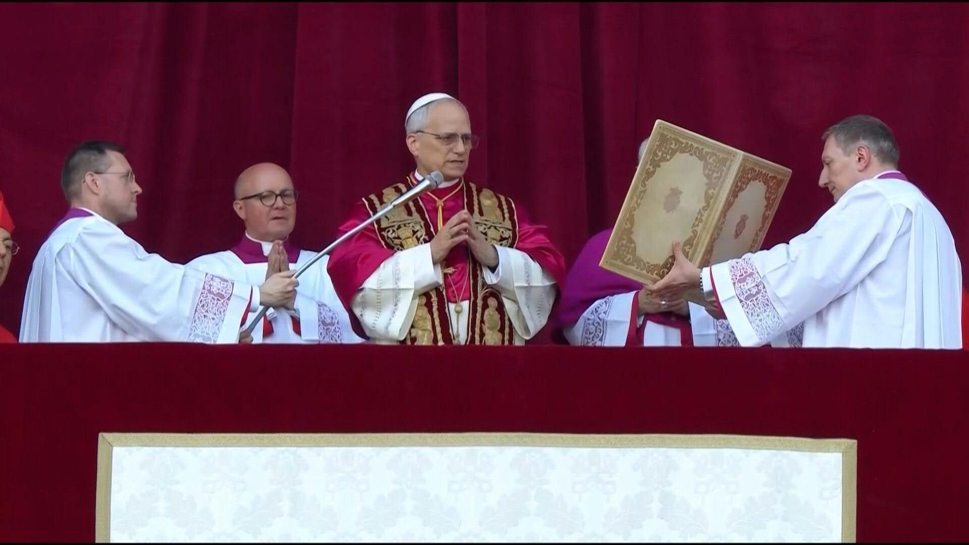 Video: New Pope Leo XIV imparts first 'Urbi et Orbi' blessing