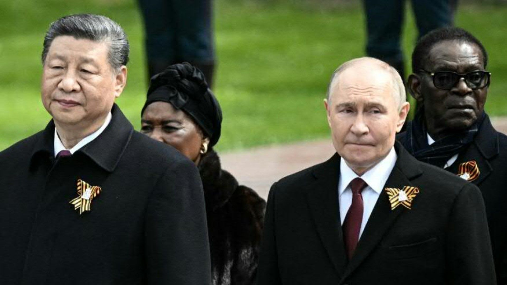 Putin lobt Soldaten in der Ukraine bei riesiger Militärparade in Moskau