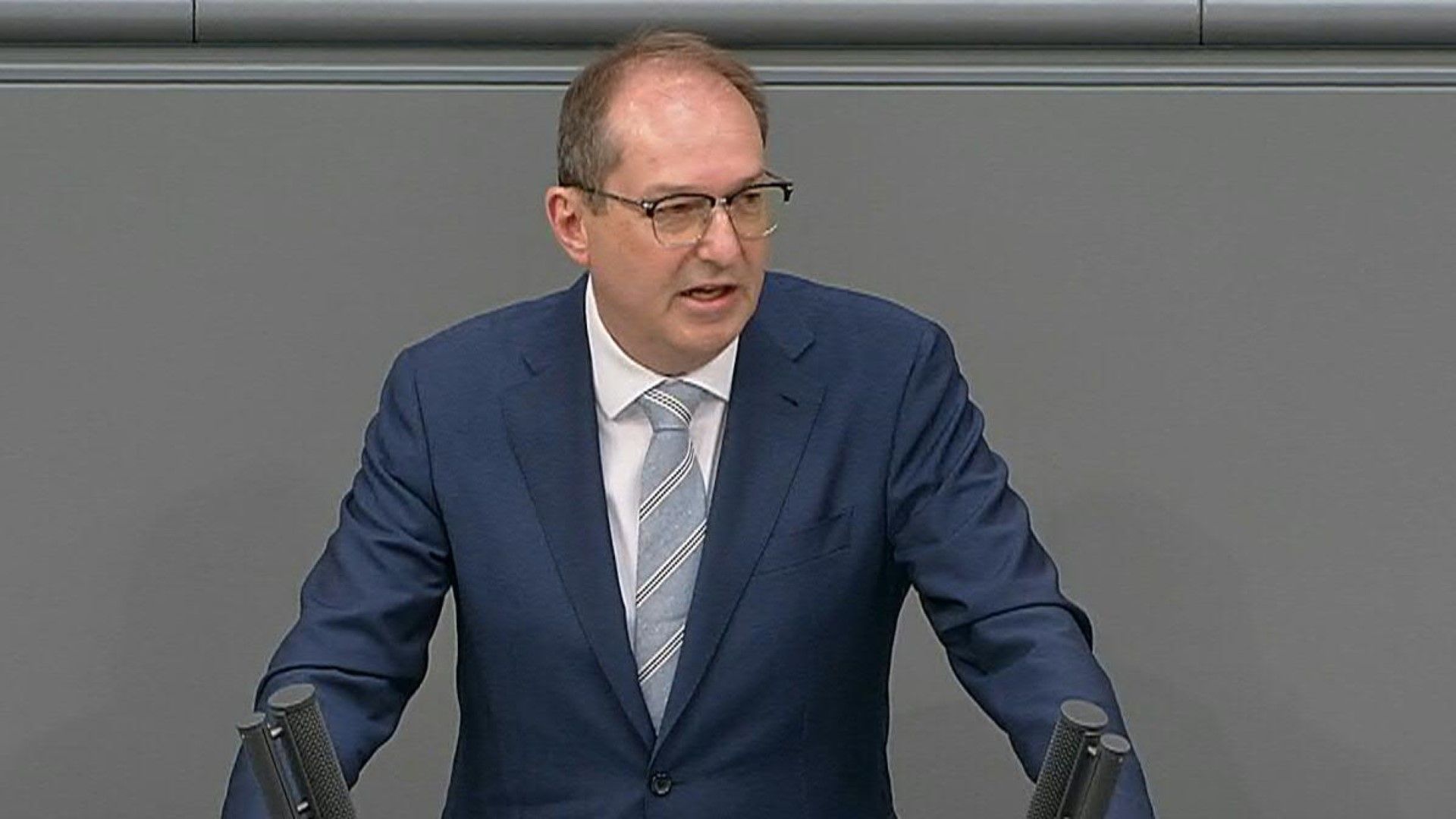 Dobrindt kündigt Ausweitung von Polizeibefugnissen an