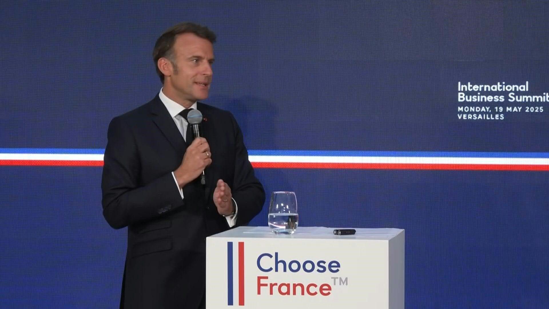 Macron calls for loosening EU business regulations at Versailles summit