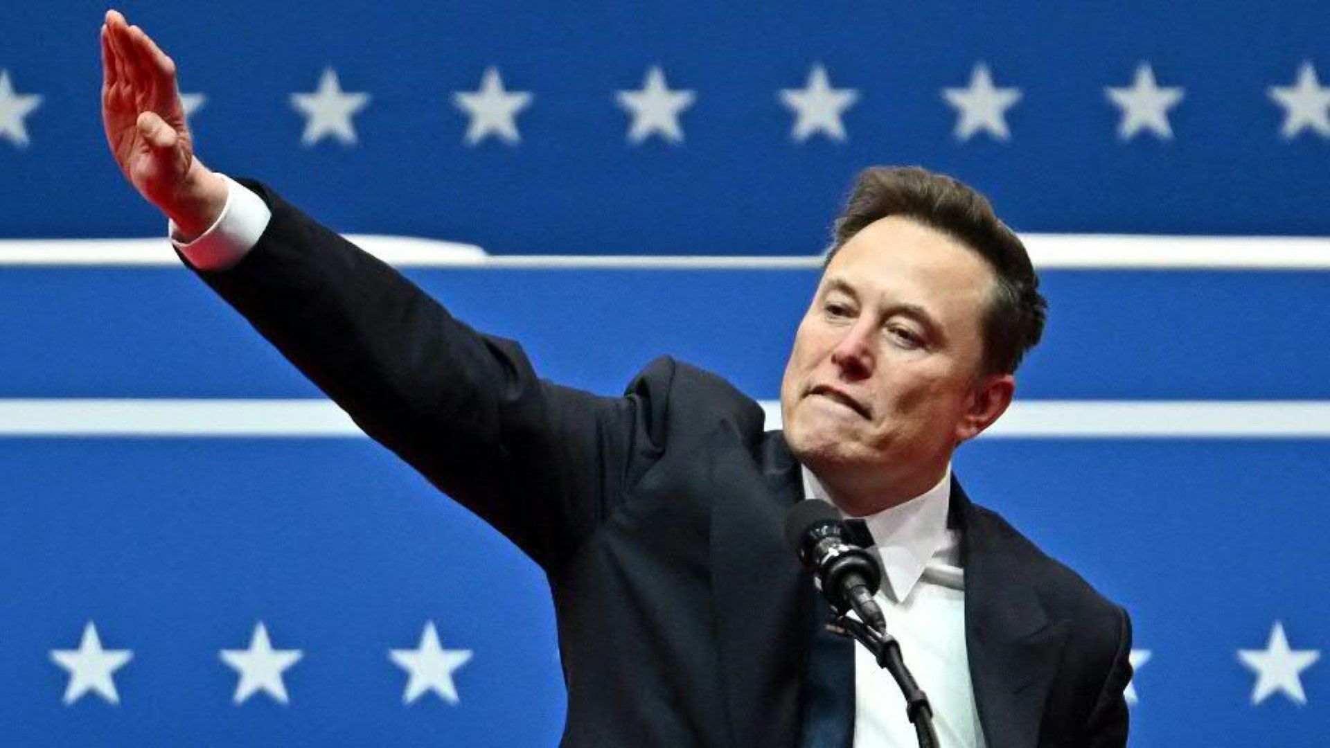 Kettensäge und Hitlergruß: Die spektakulärsten Musk-Auftritte