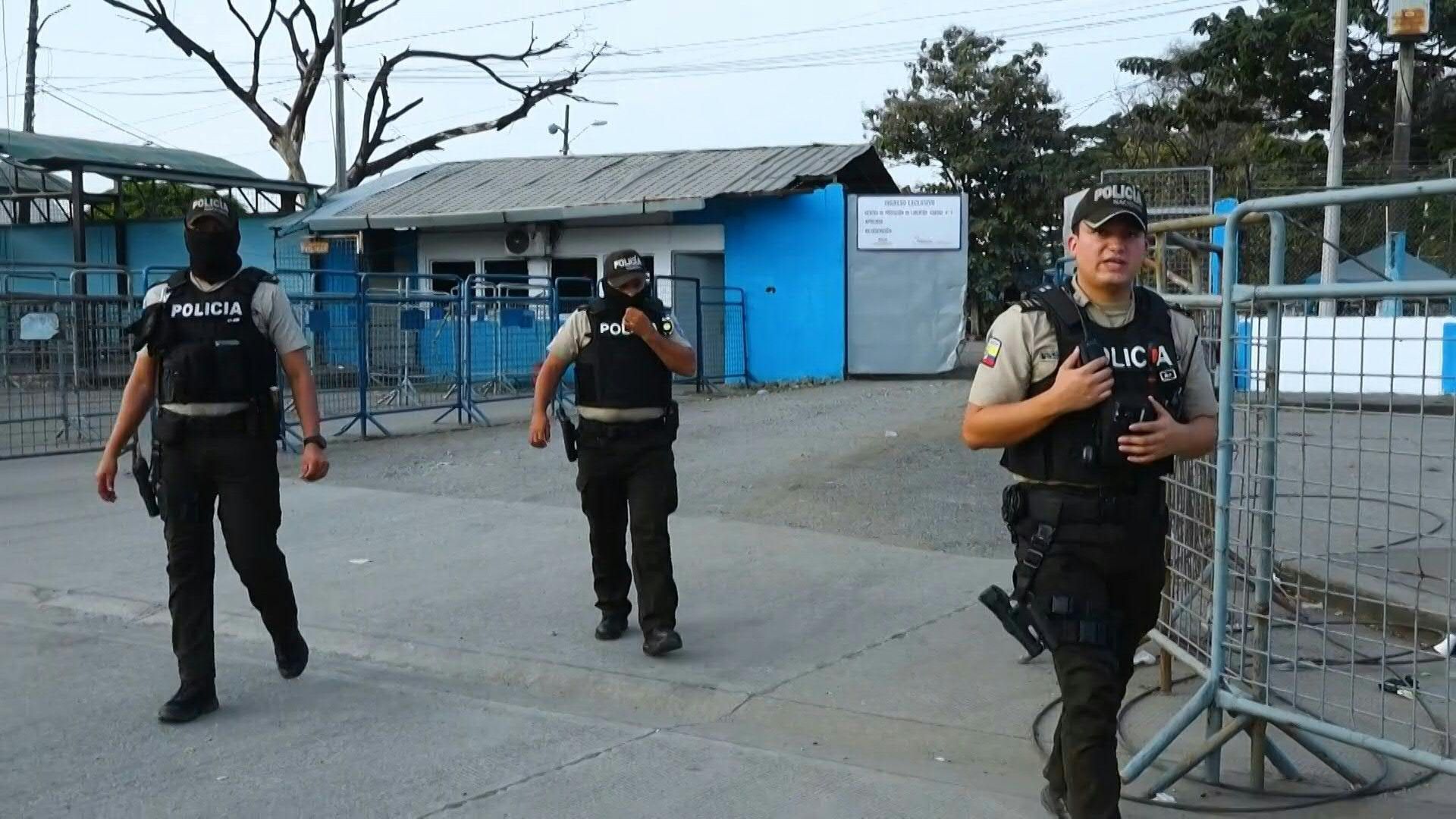 Images of high-security prison from which one of Ecuador's leading criminals escaped
