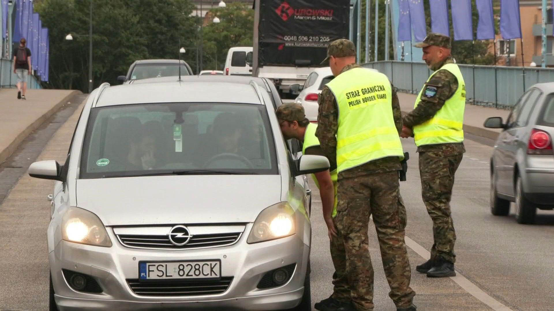 Video: Poland restores border checks for Germany and Lithuania