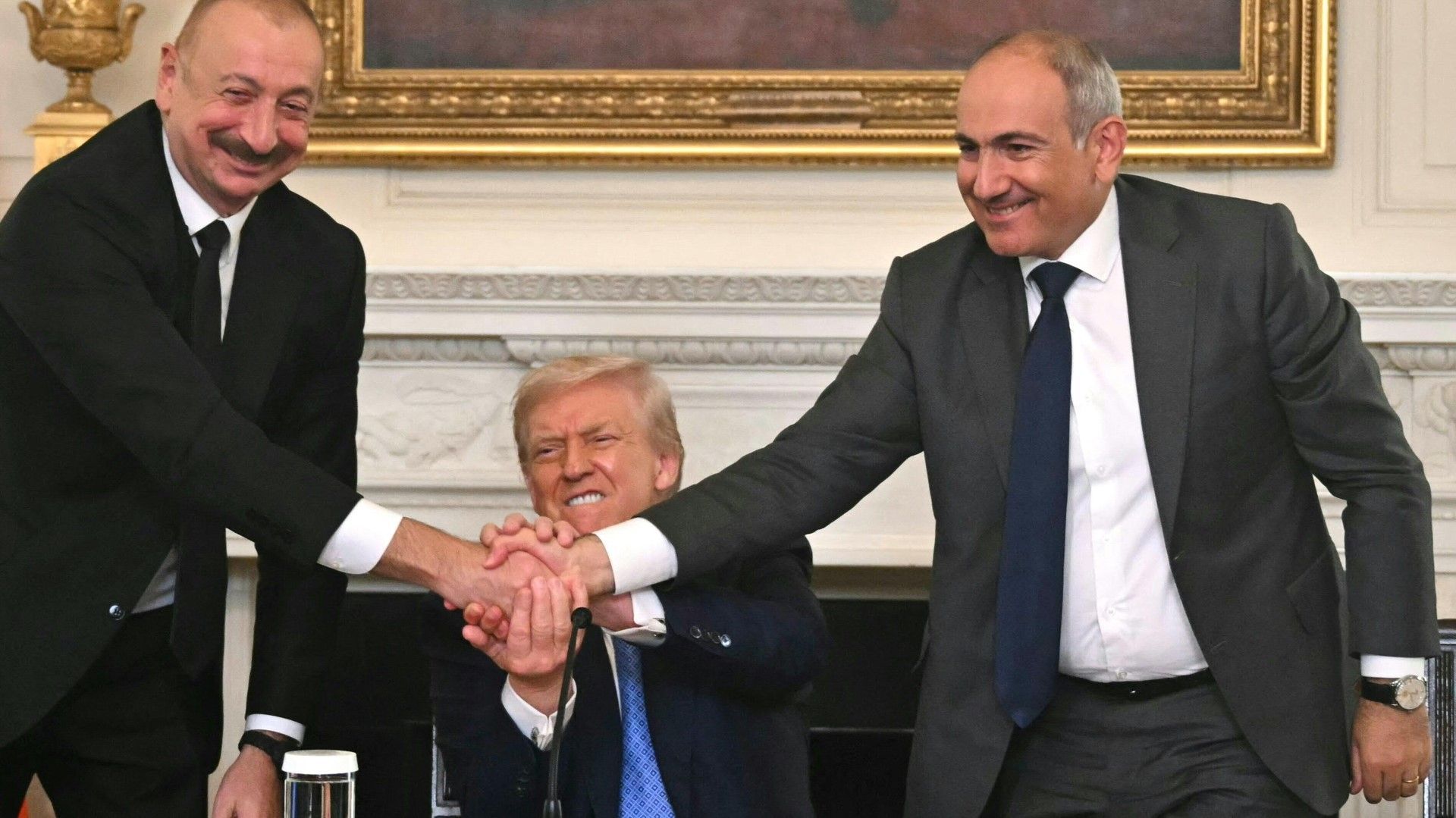 Armenien-Aserbaidschan: Trump inszeniert sich als Friedensstifter