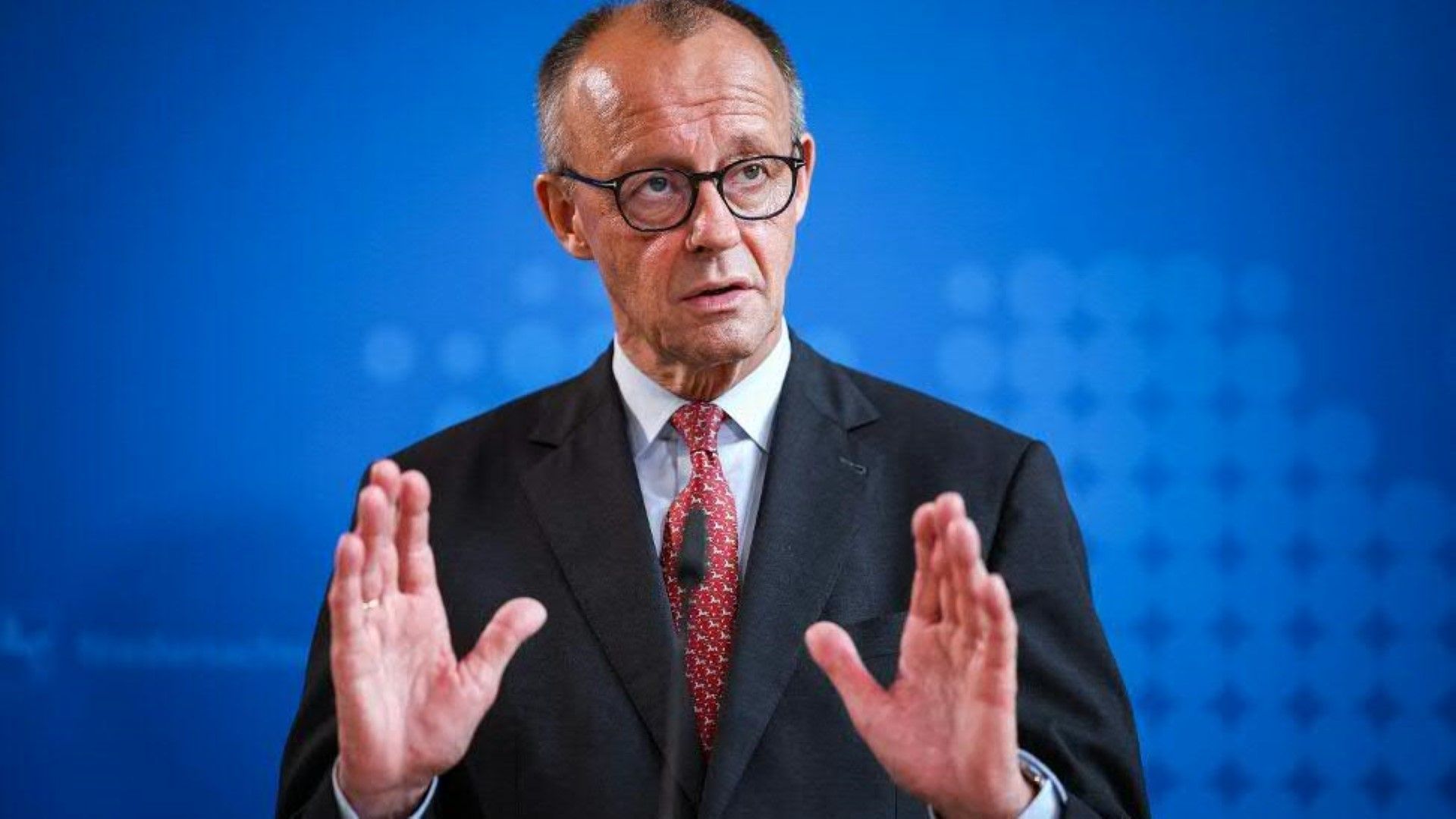 100 Tage Merz: Große Bühne im Ausland, Koalitionsärger zu Hause