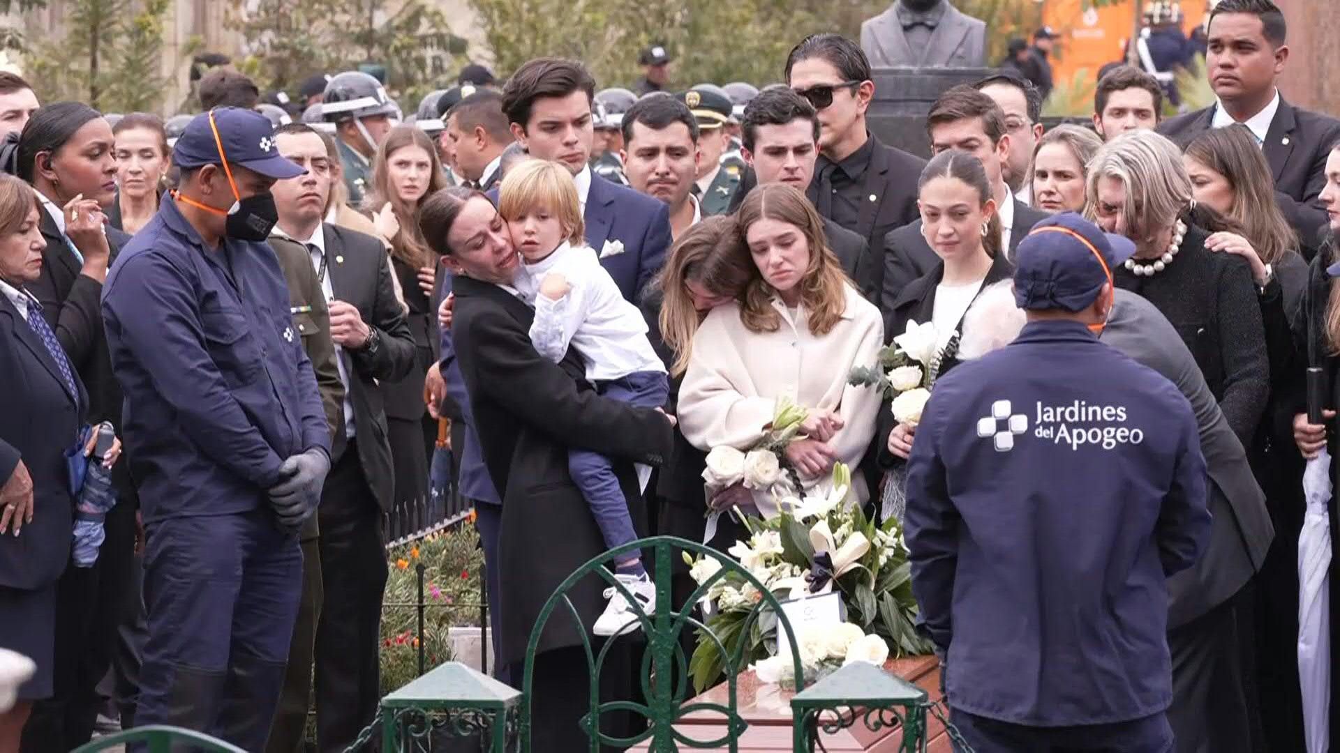 Video: Miguel Uribe's family and collagues say goodbye to Colombian presidential hopeful