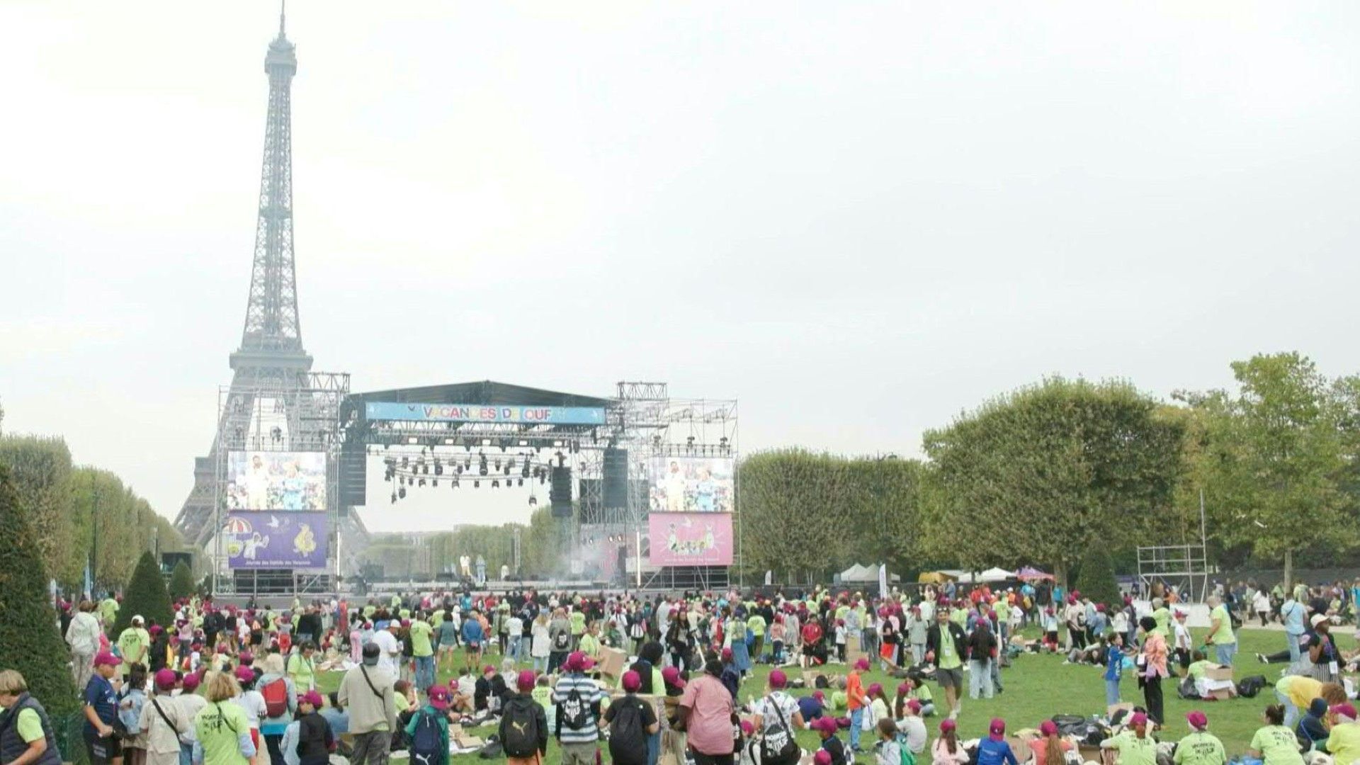 Paris hosts day of activities for children who missed holidays