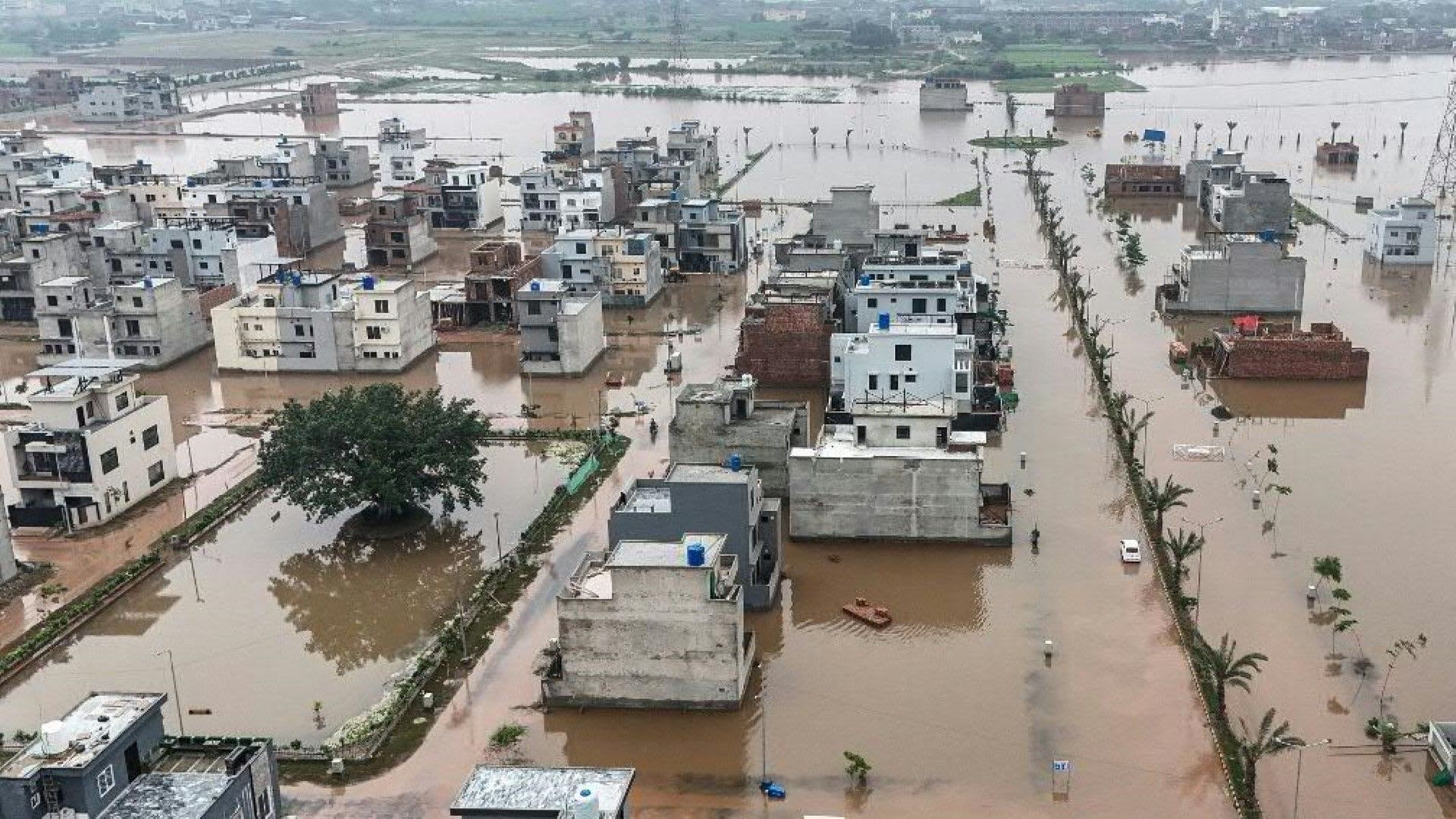 Pakistan: Tausende Menschen vor Hochwasser auf der Flucht