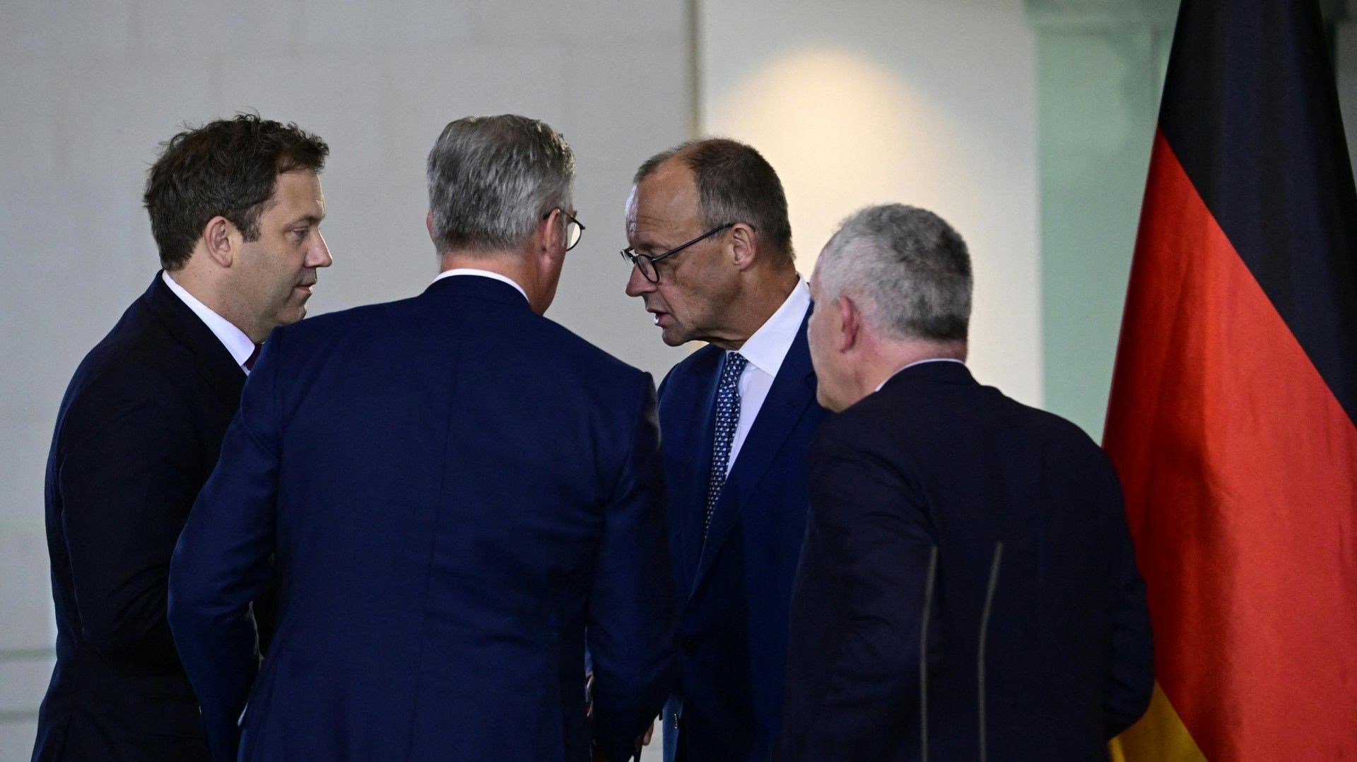 Stahlgipfel: Merz macht sich für Industriestrompreis stark