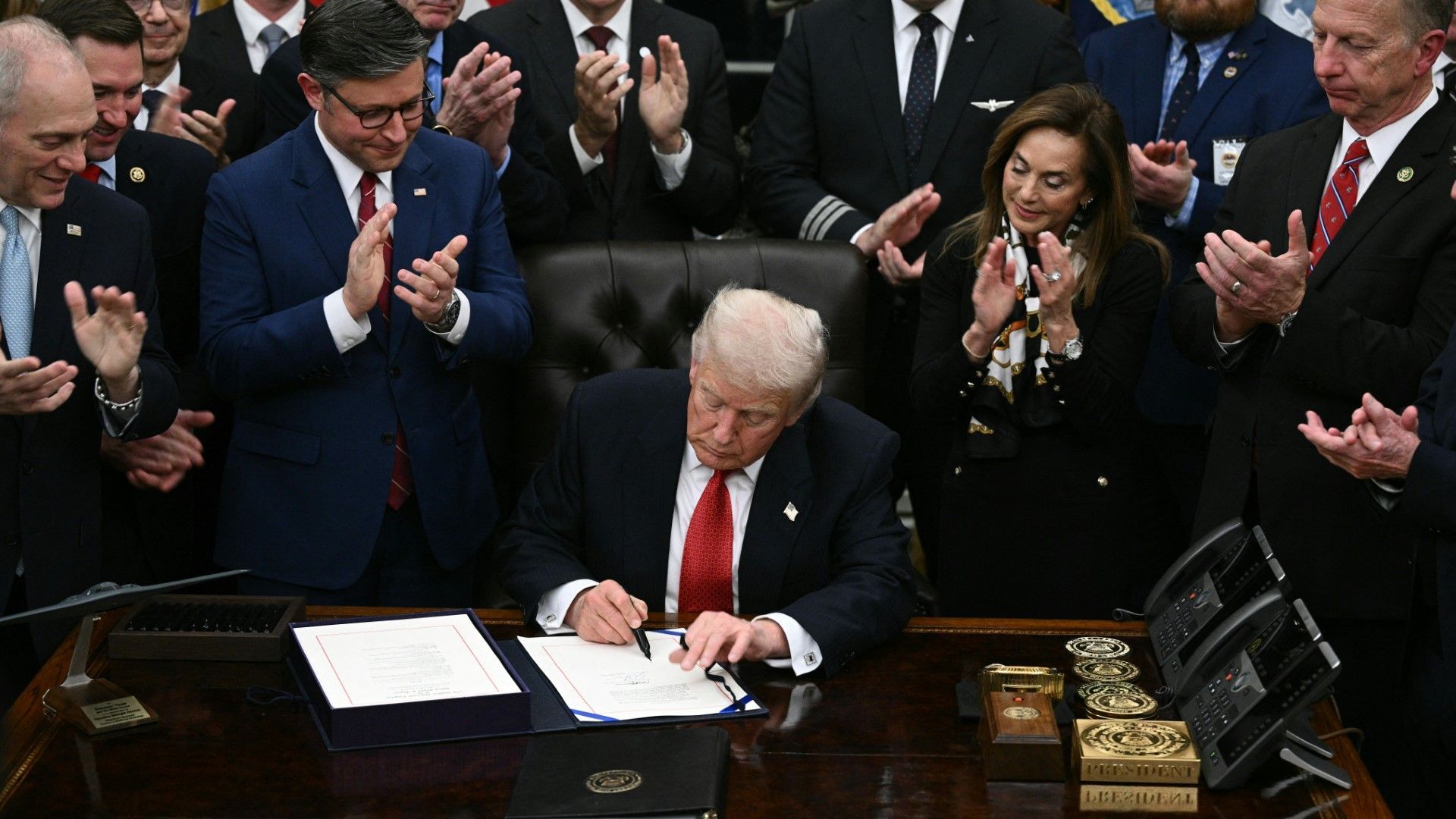 Trump unterzeichnet Übergangshaushalt: Shutdown in den USA beendet