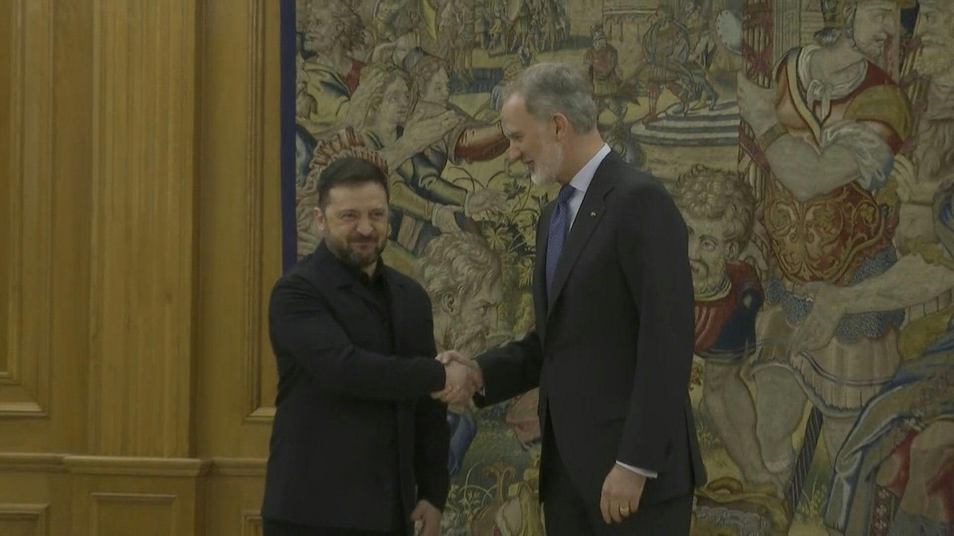 Video: Ukraine's Zelensky meets Spanish King Felipe VI in Madrid