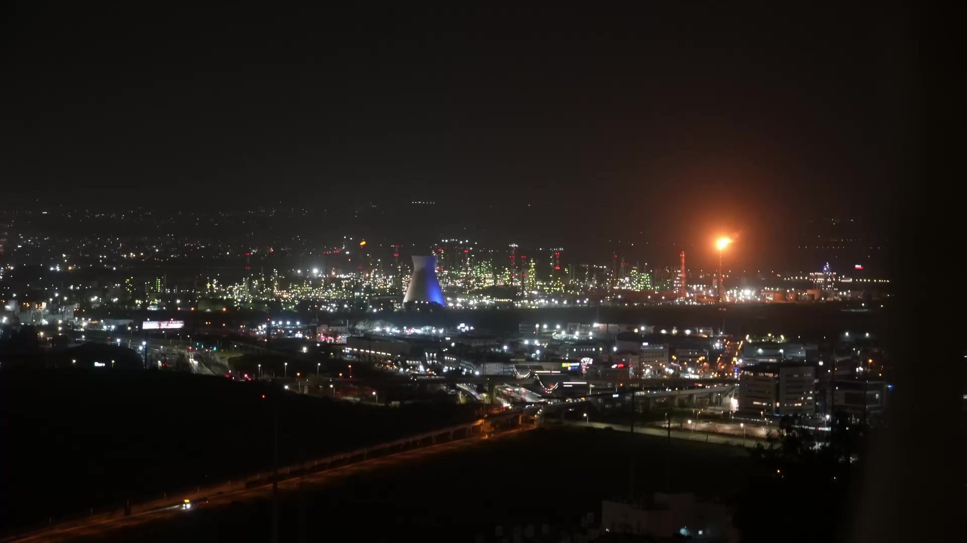 Video: Israeli oil refinery in Haifa hit after Iran missiles launched