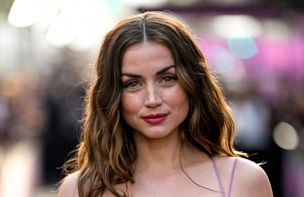 Ana de Armas blends right in beautifully in the town of Woodstock
