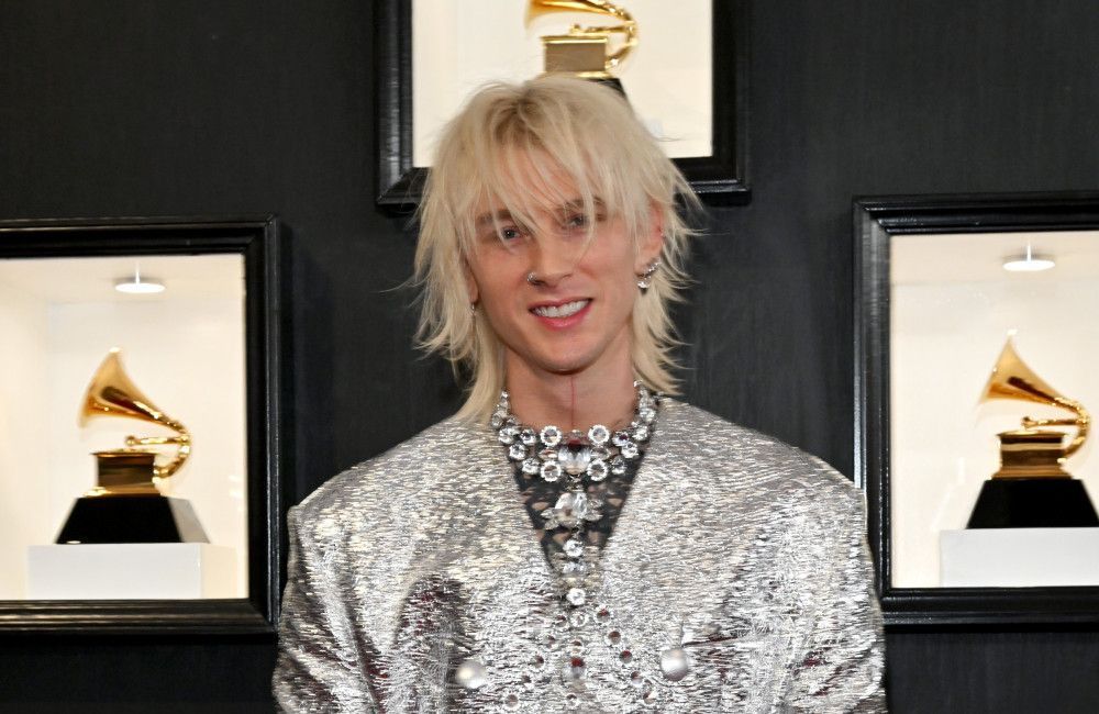 Machine Gun Kelly mangia solo 'un paio di volte a settimana'