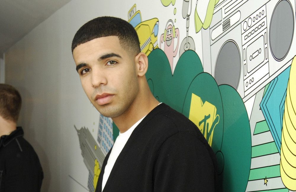Drake révèle que l'un de ses premiers baisers était dans le drame pour adolescents Degrassi