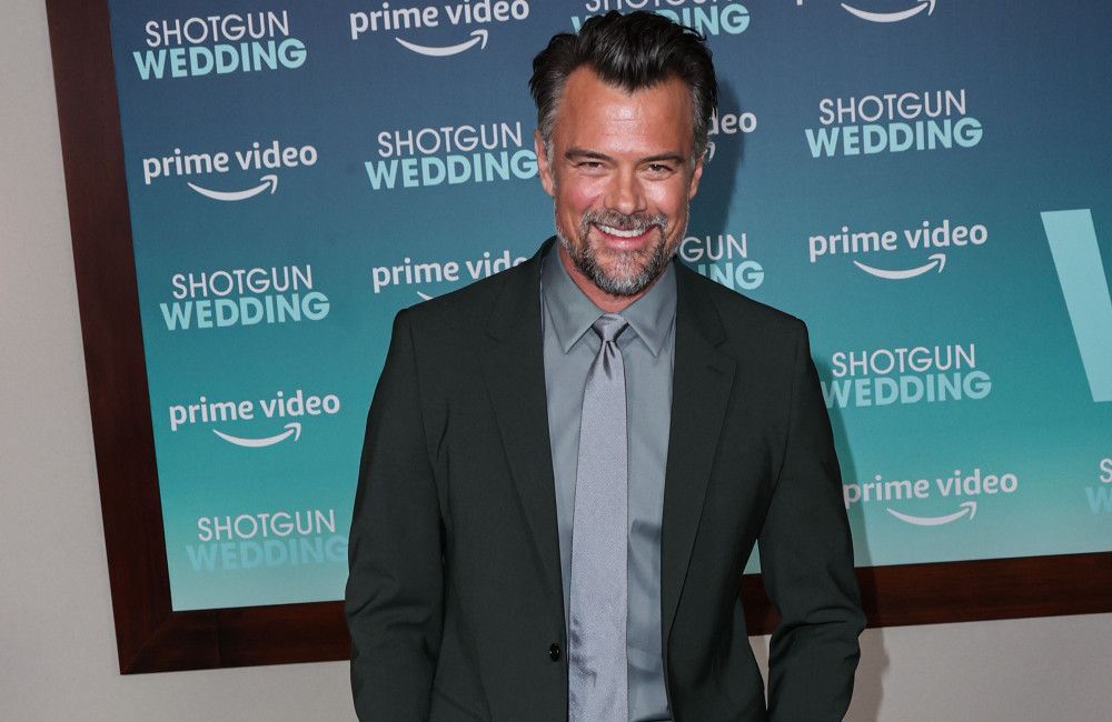 Josh Duhamel: ‚Weltuntergangs-Hütte‘ ist fast bereit für die Apokalypse