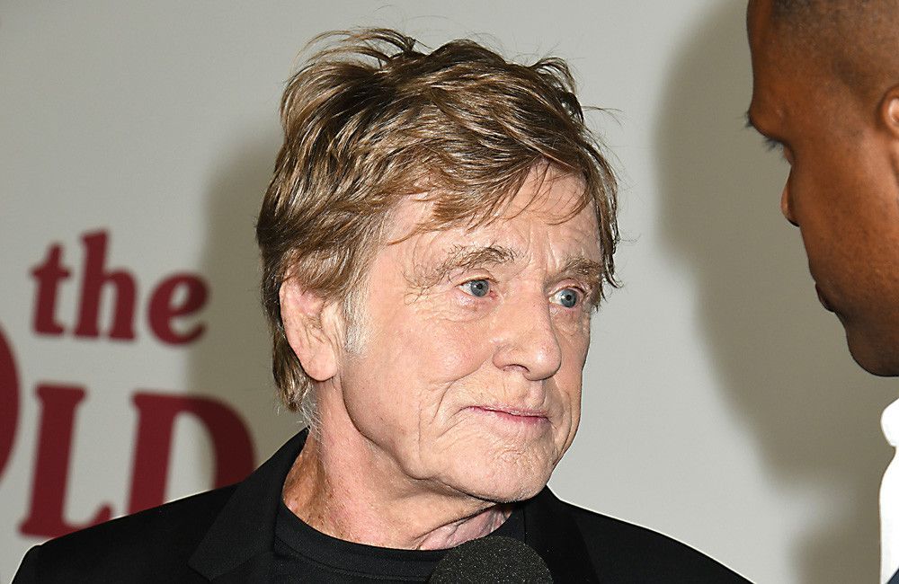 Mark Ruffalo honors 'American hero' Robert Redford
