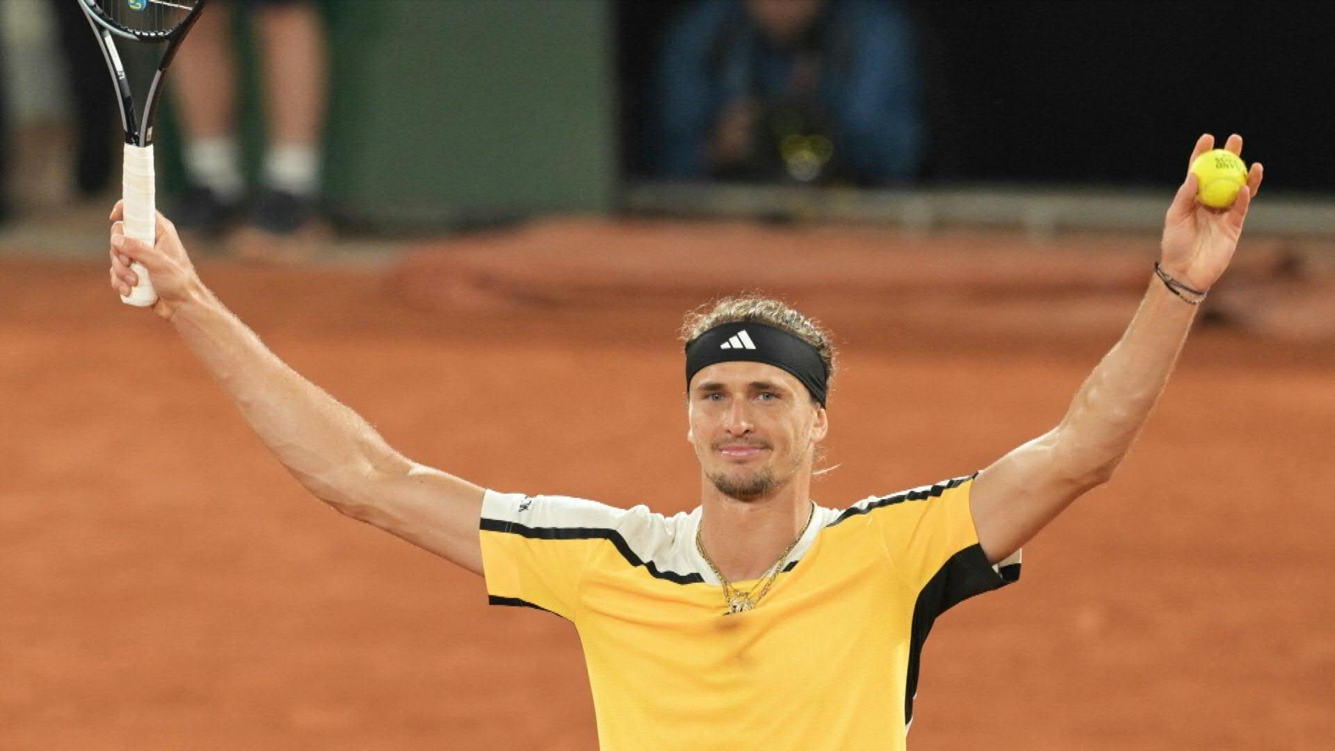 French Open: Zverev kämpft sich ins Achtelfinale