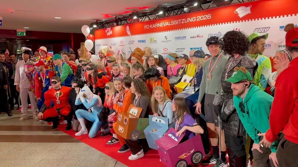 Kwasniok als Mönch: FC feiert Karneval