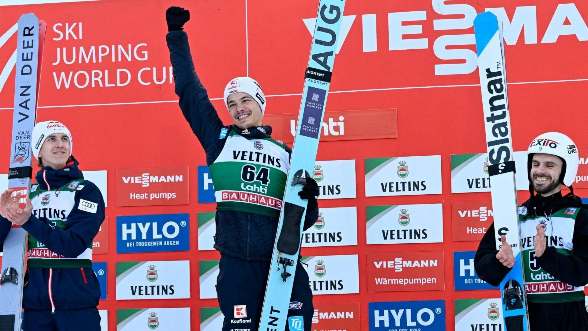 Video: Raimund holt ersten Weltcupsieg - Prevc disqualifiziert