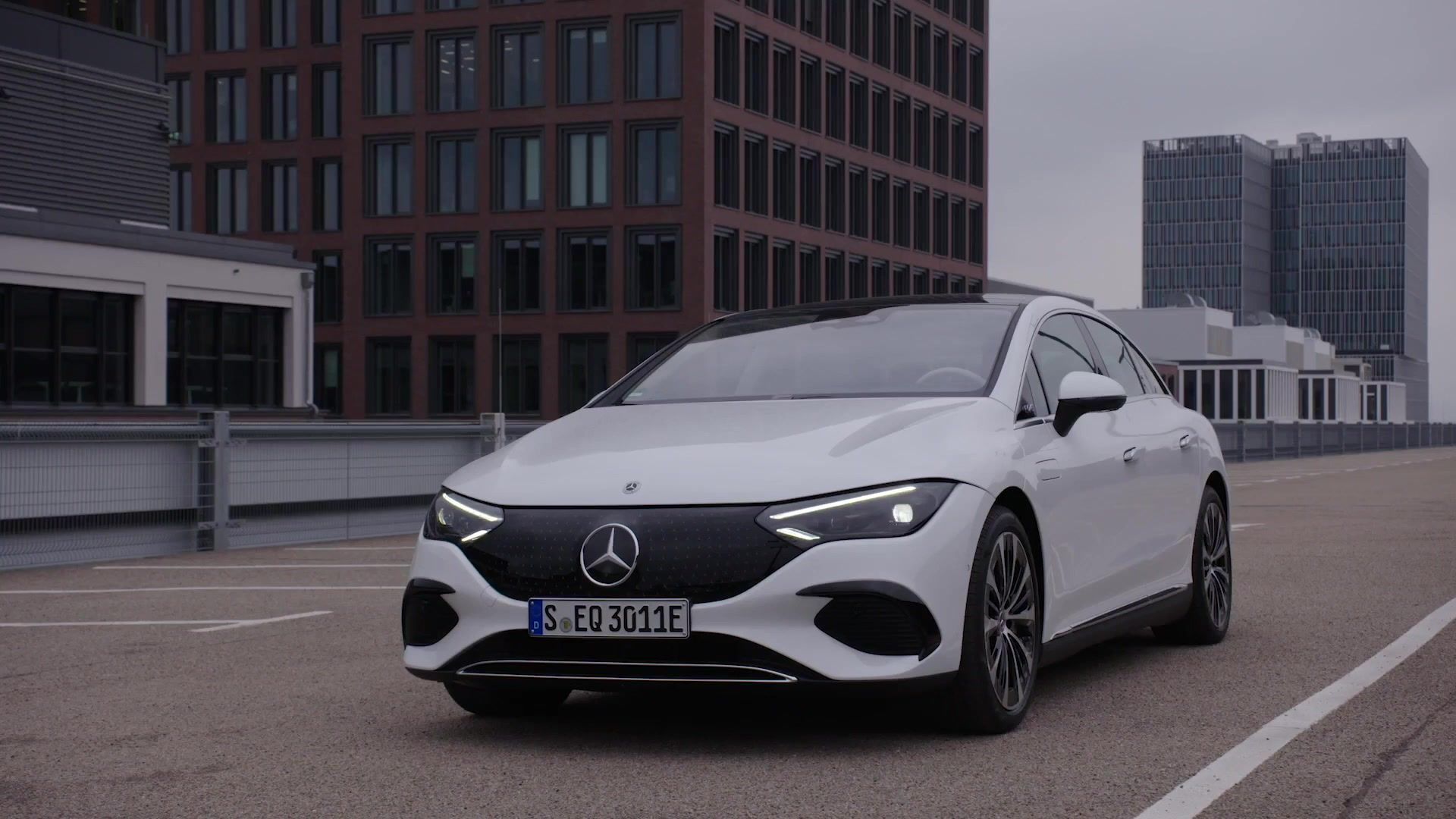 Der neue Mercedes EQE Mit den guten Genen des EQS