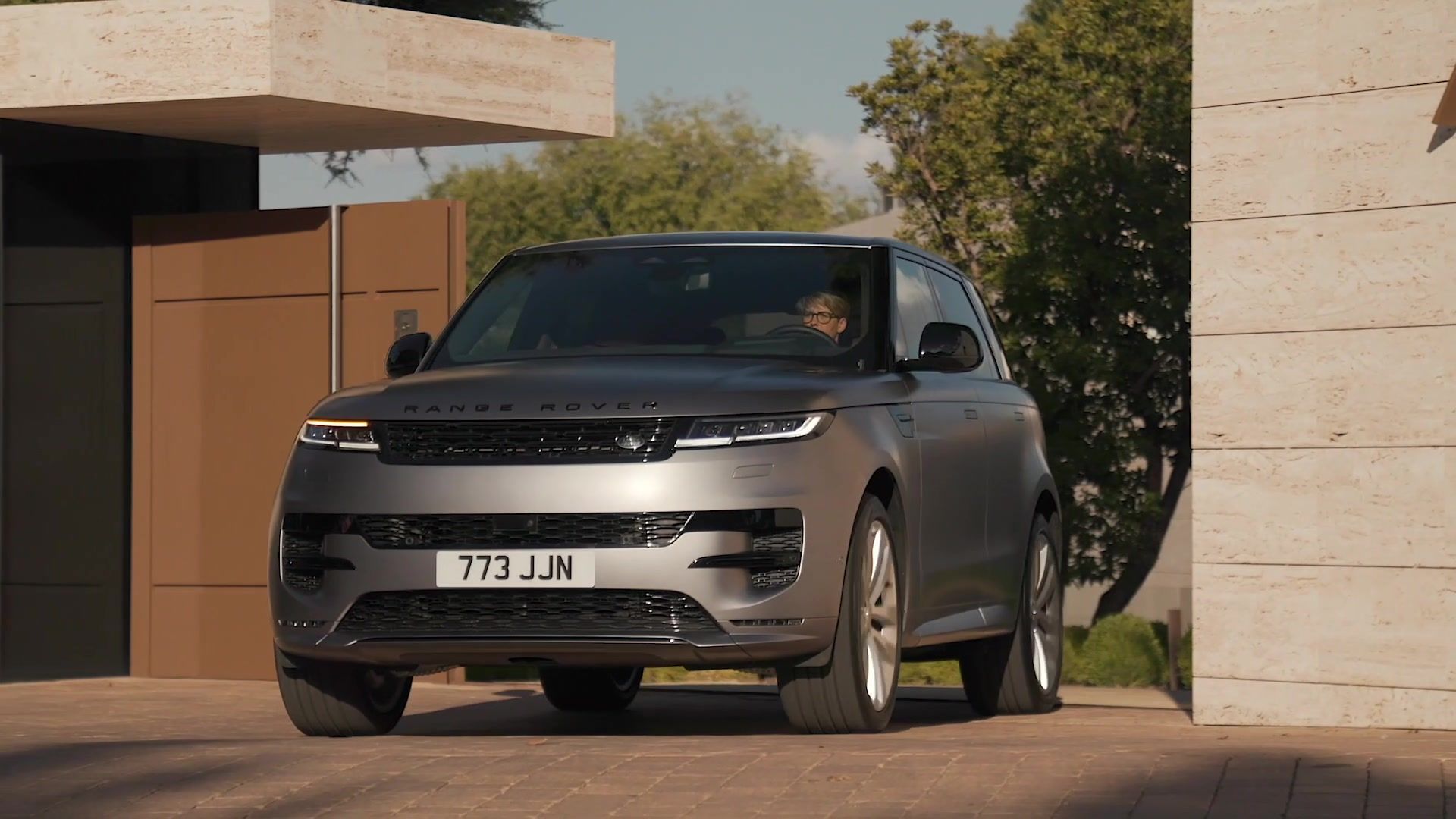 2023 Range Rover Sport Dynamic SE P400 Design in Elger Grey