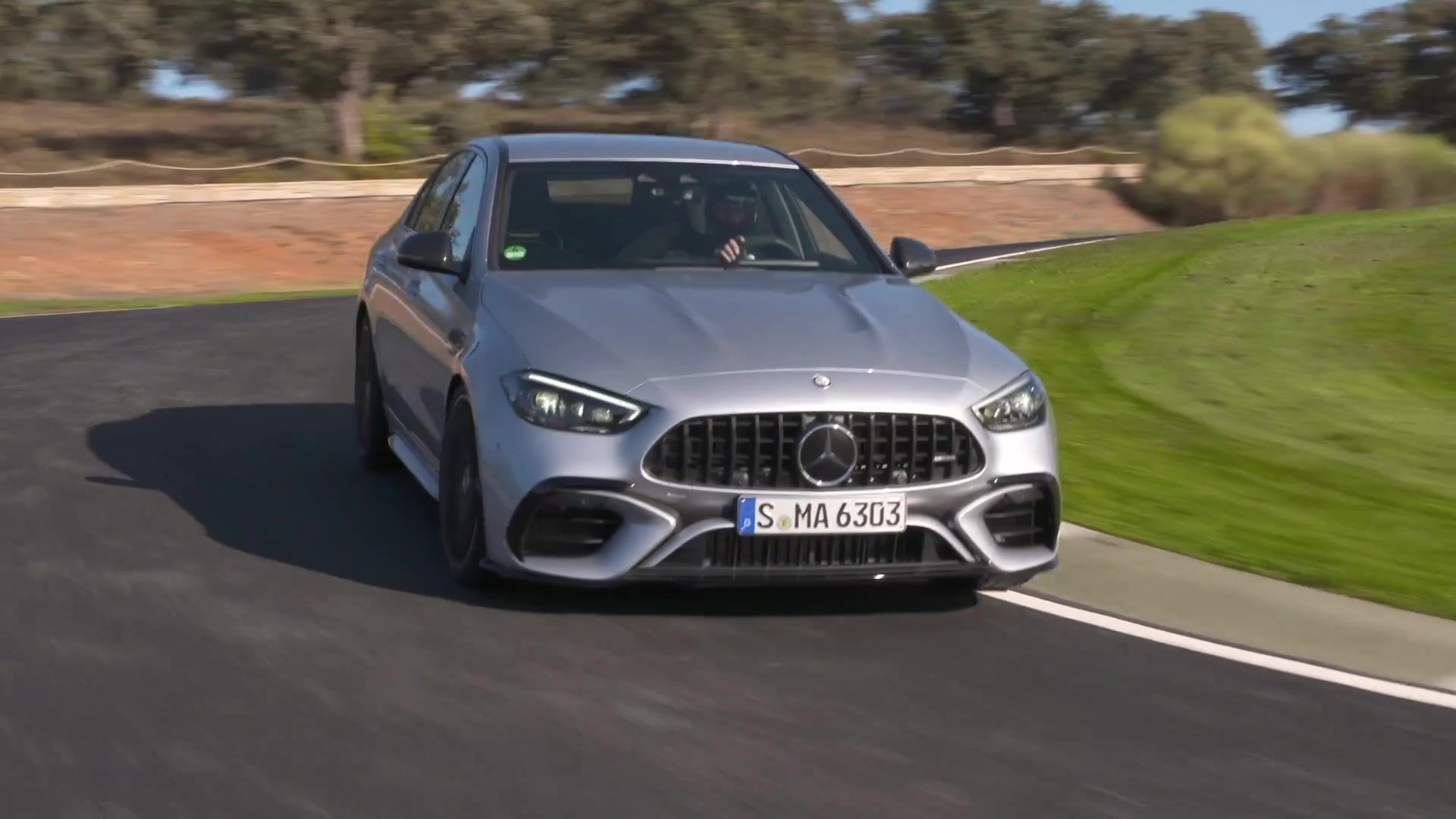 Der Mercedes Amg C S E Performance Verbrenner Vorn E Maschine Im Heck