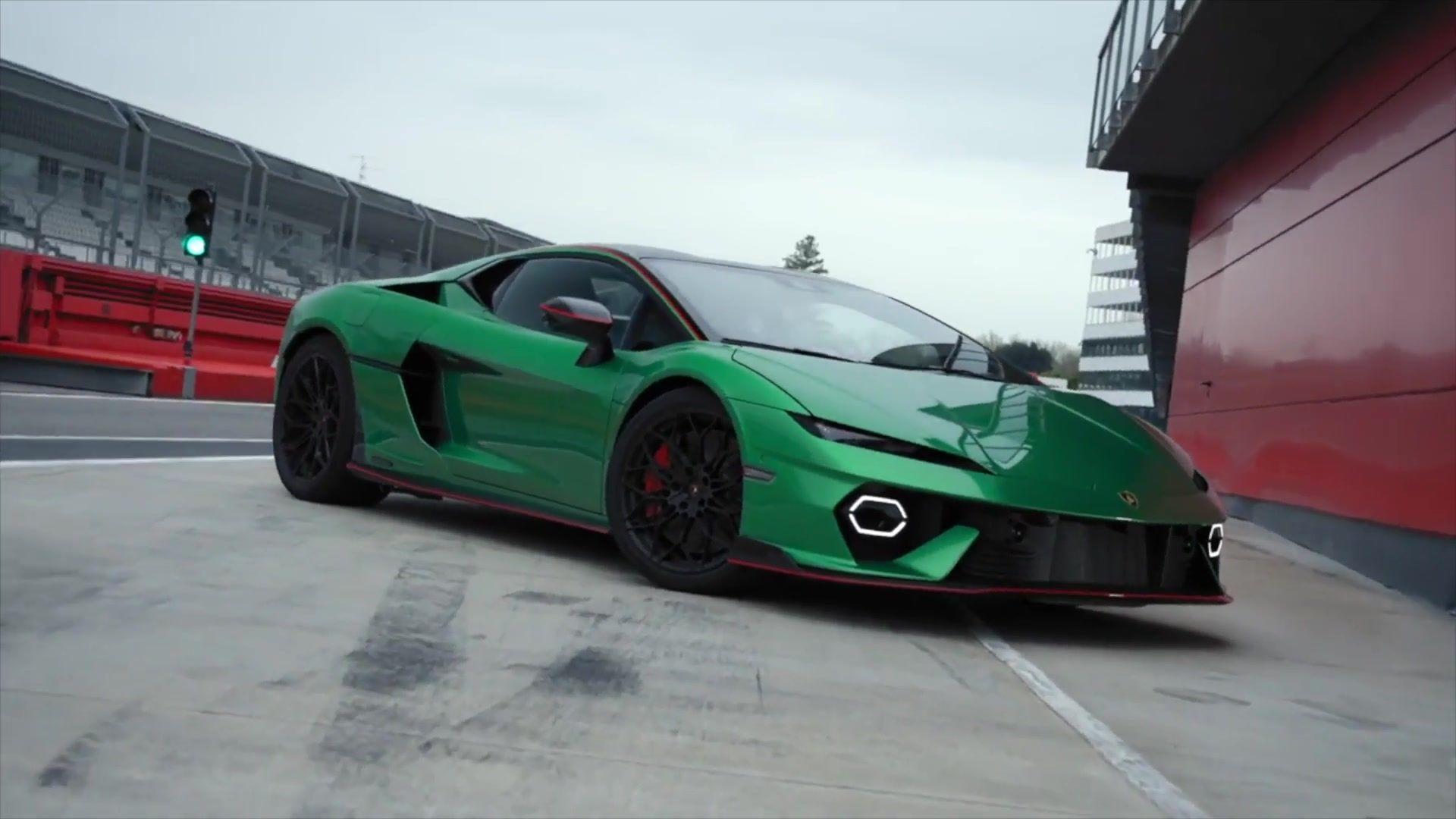 The Lamborghini Temerario impresses Ducati rider Francesco Bagnaia