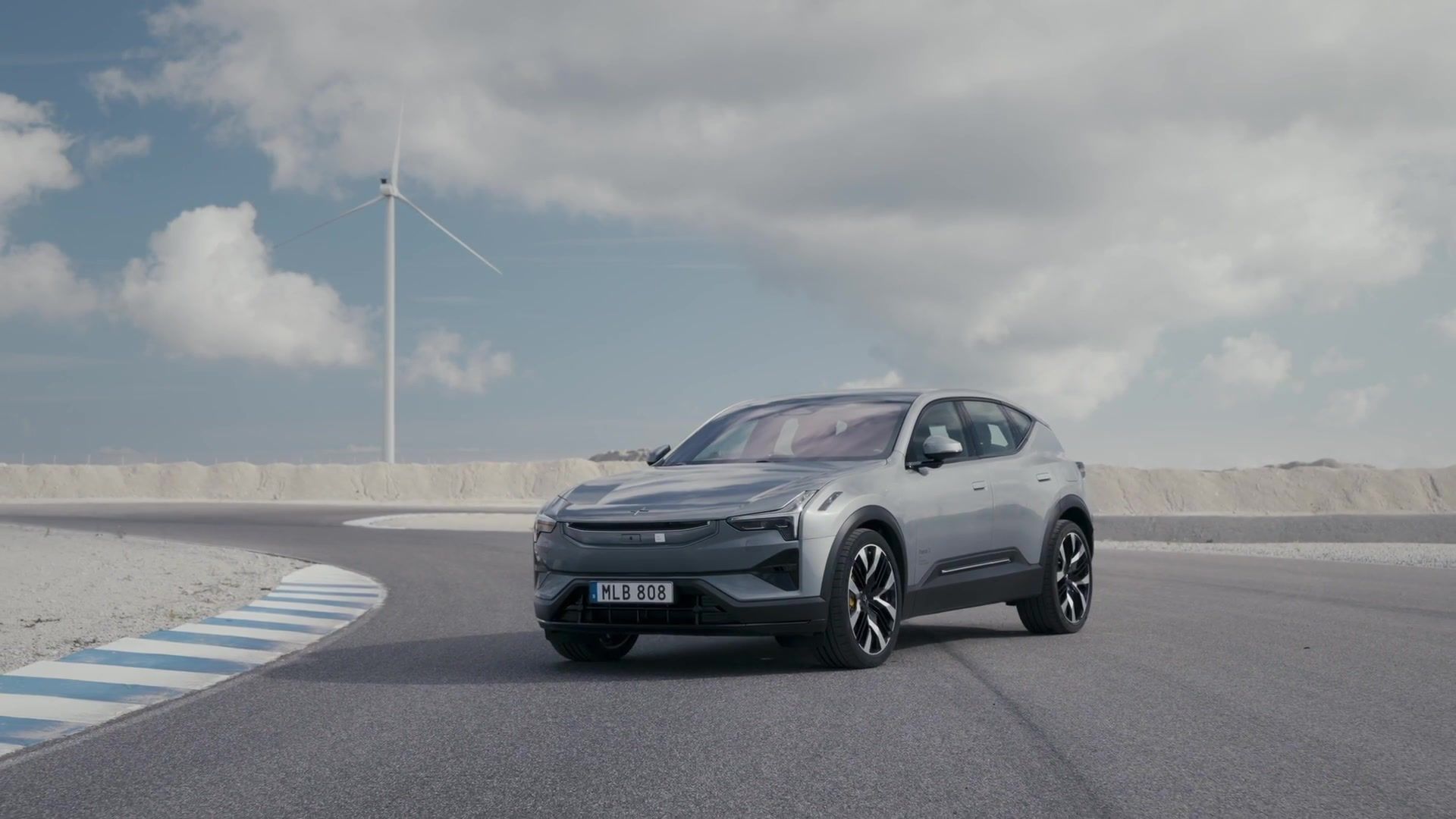 New 800 Volt Polestar 3 - faster charging, more power, and increased intelligence