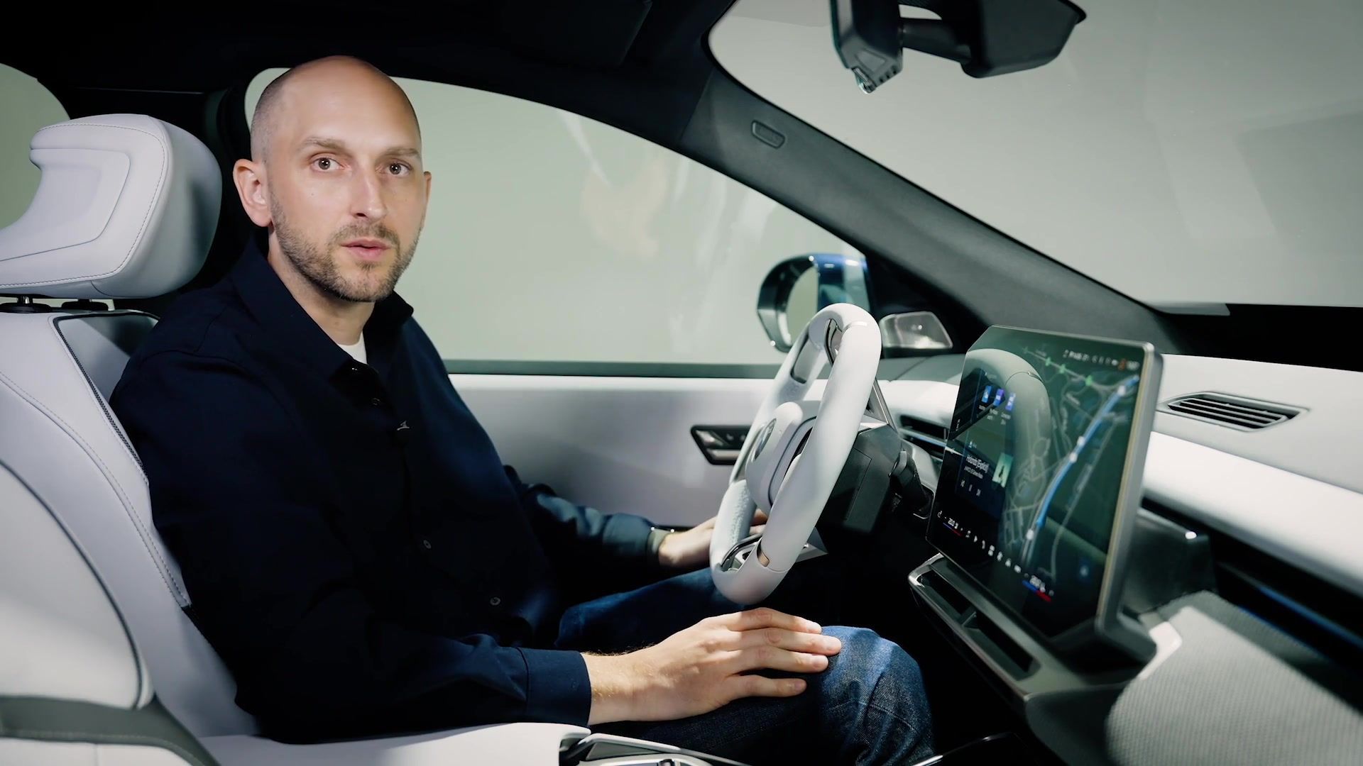The new BMW iX3 50 xDrive - BMW Intelligent Personal Assistant